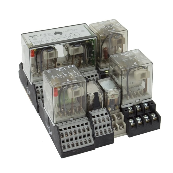 Industrial plug-in power relays