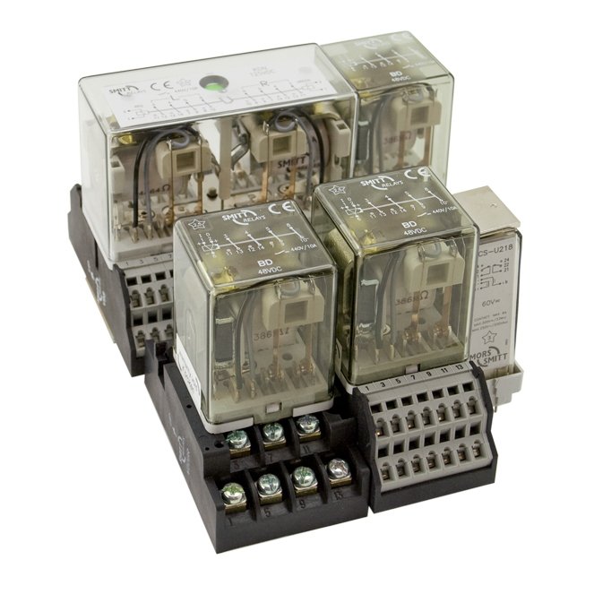 Industrial plug-in power relays